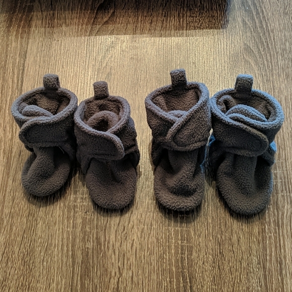 Luvable Friends Other - Baby Slipper Bundle